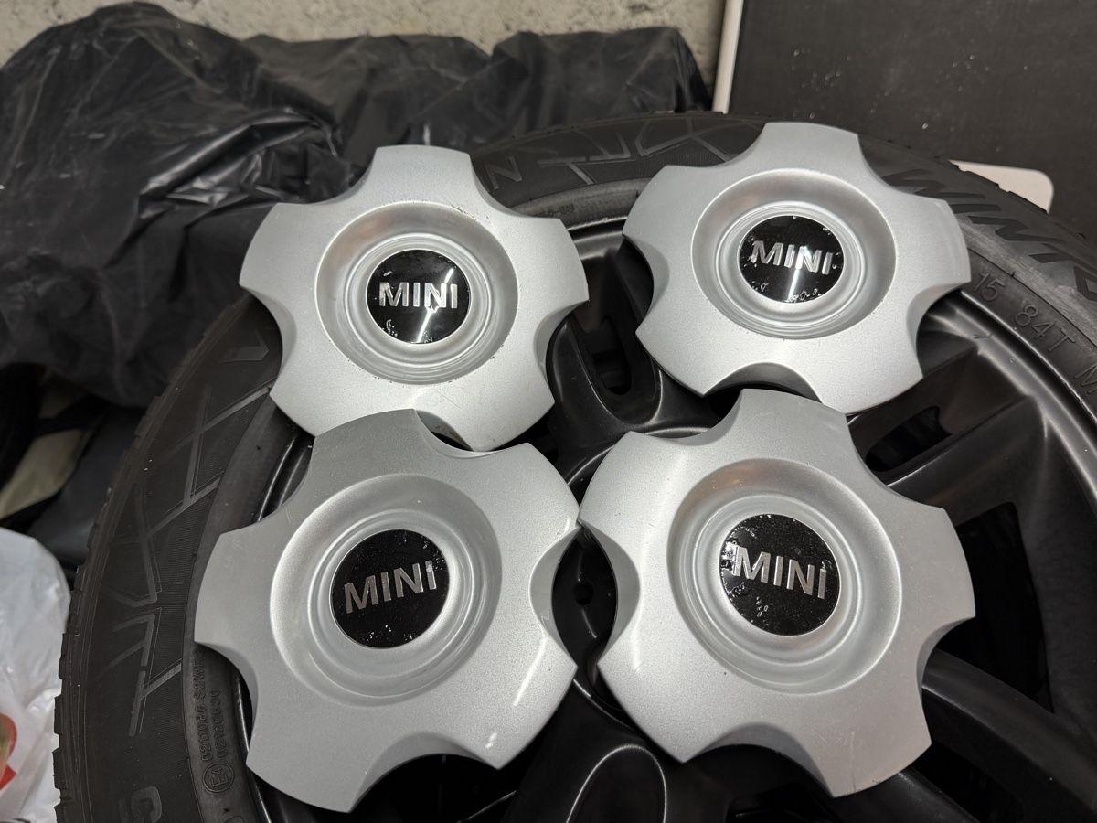 Mini Toutes les pièces auto: 4x Mini wheel hub cap – D'occasion à Oftringen par ninjabenji