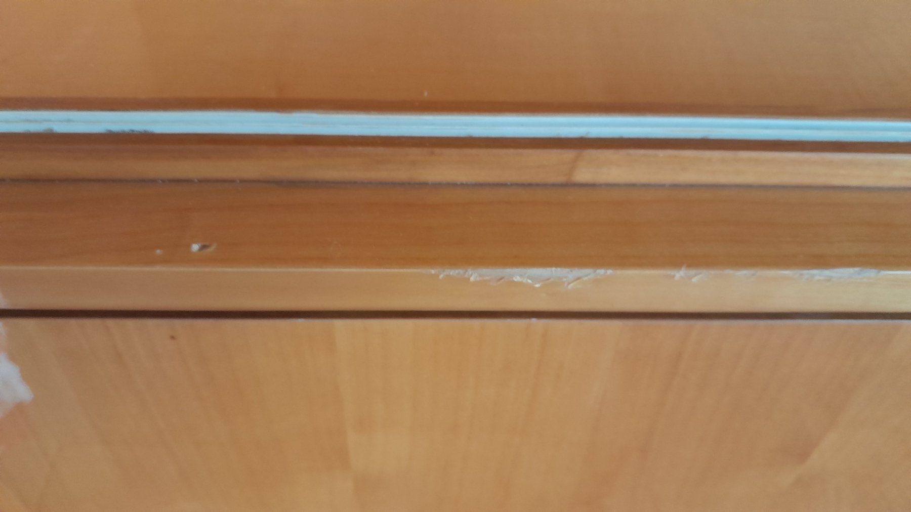Vitrinen: Vitrine lackiert, 60er Jahre – Gebraucht aus Hittnau von v-v-onlineverkauf 1