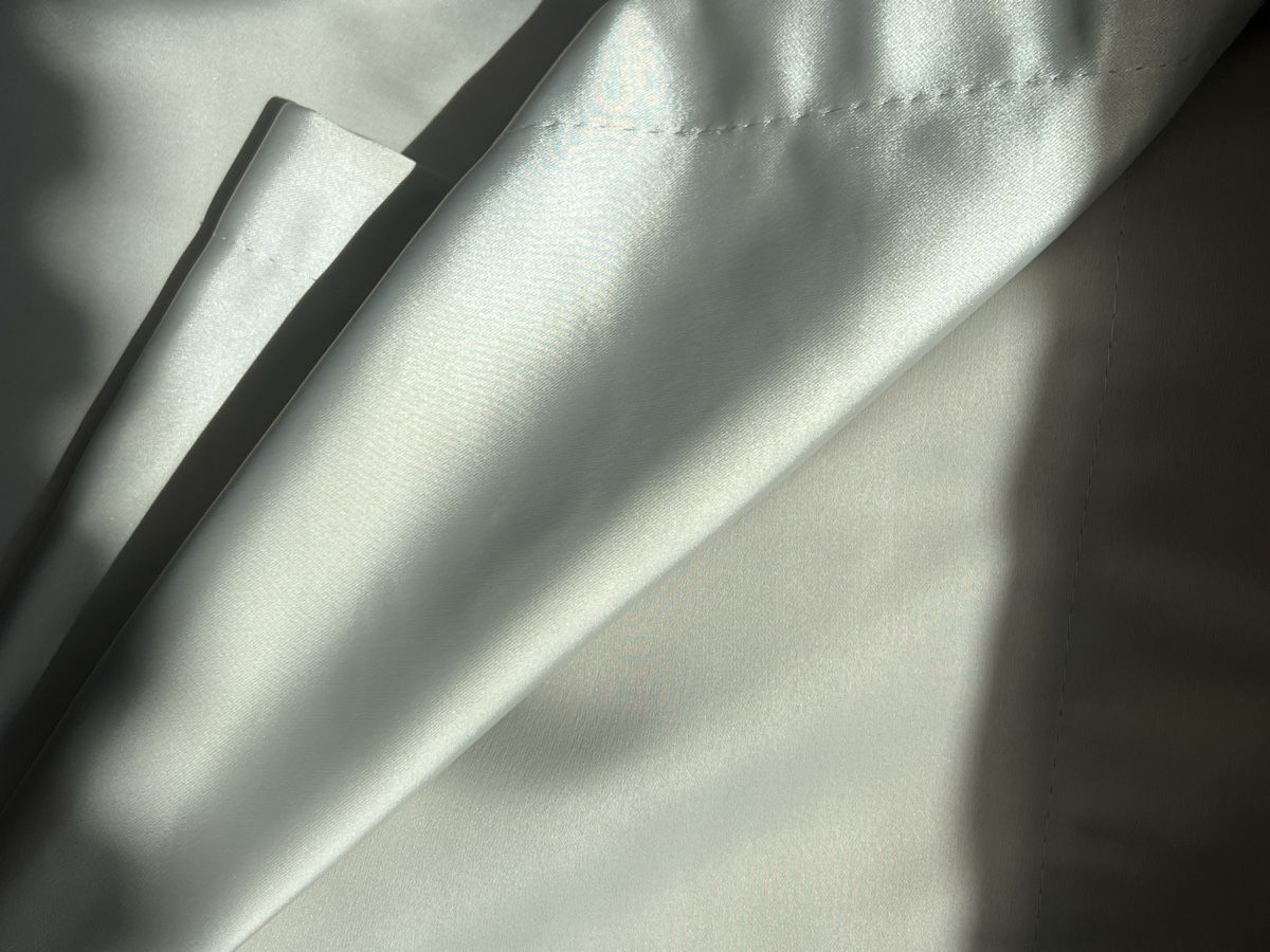 Rideaux: 2x Vorhänge beige Perl – D'occasion à Zufikon par enyame1231 2