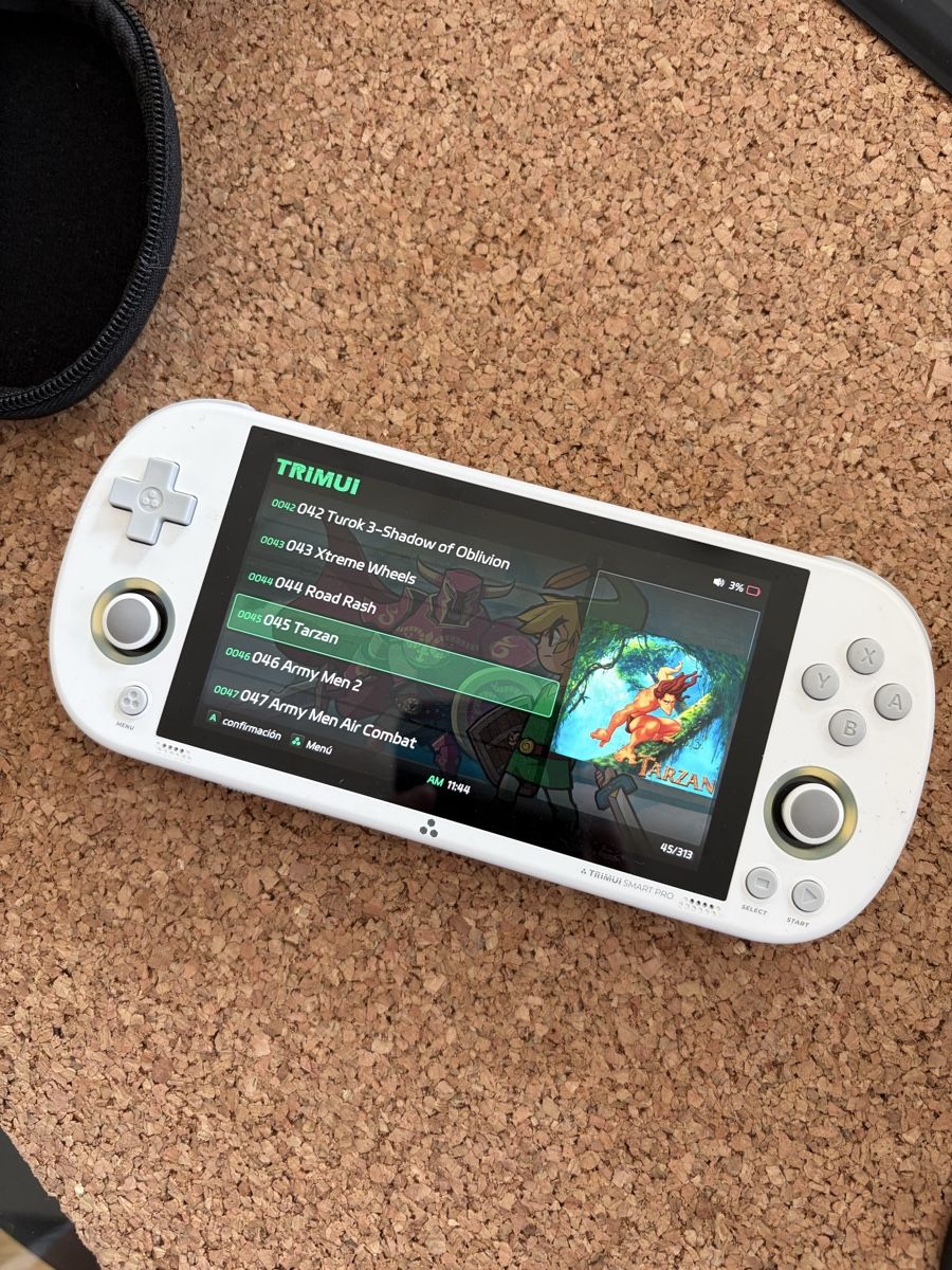 Console: Console Trimui Smart Pro blanc neuve – Usato da La Chaux-de-Fonds venduto da eli_s72t 1
