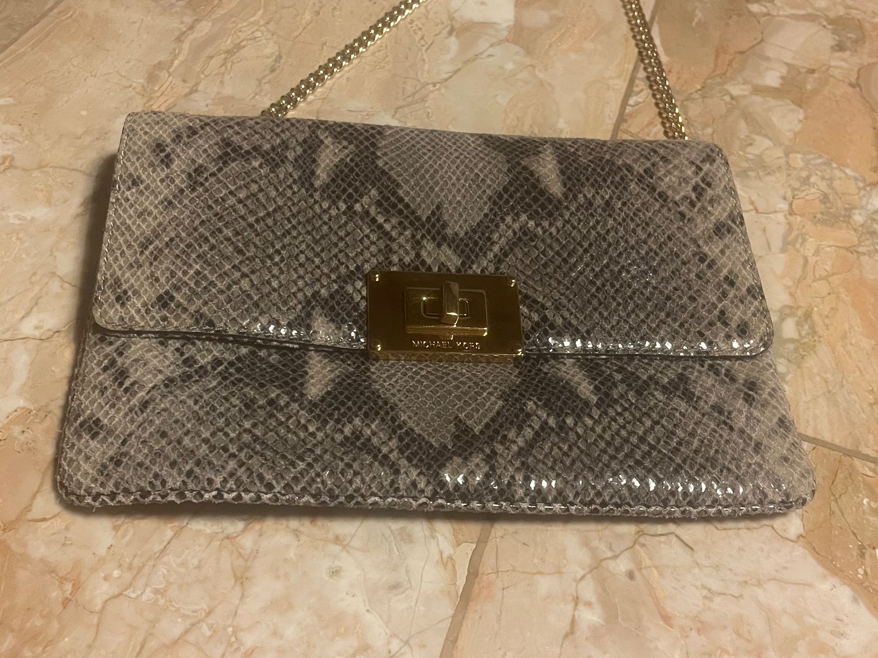 Michael Kors Borse da donna: Michael Kors Schlangenlederoptik Clutch – Nuovo (secondo la descrizione) da Dietikon venduto da Nieselchen 1