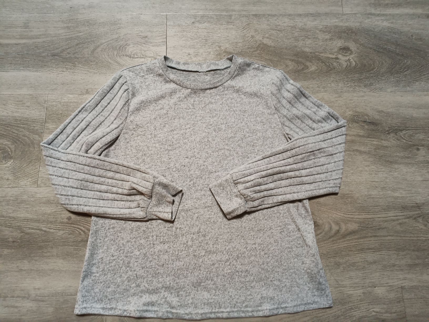 Maglioni & Felpe: Grauer Pullover L neu – Nuovo (secondo la descrizione) da Bätterkinden venduto da Elefantenzoo