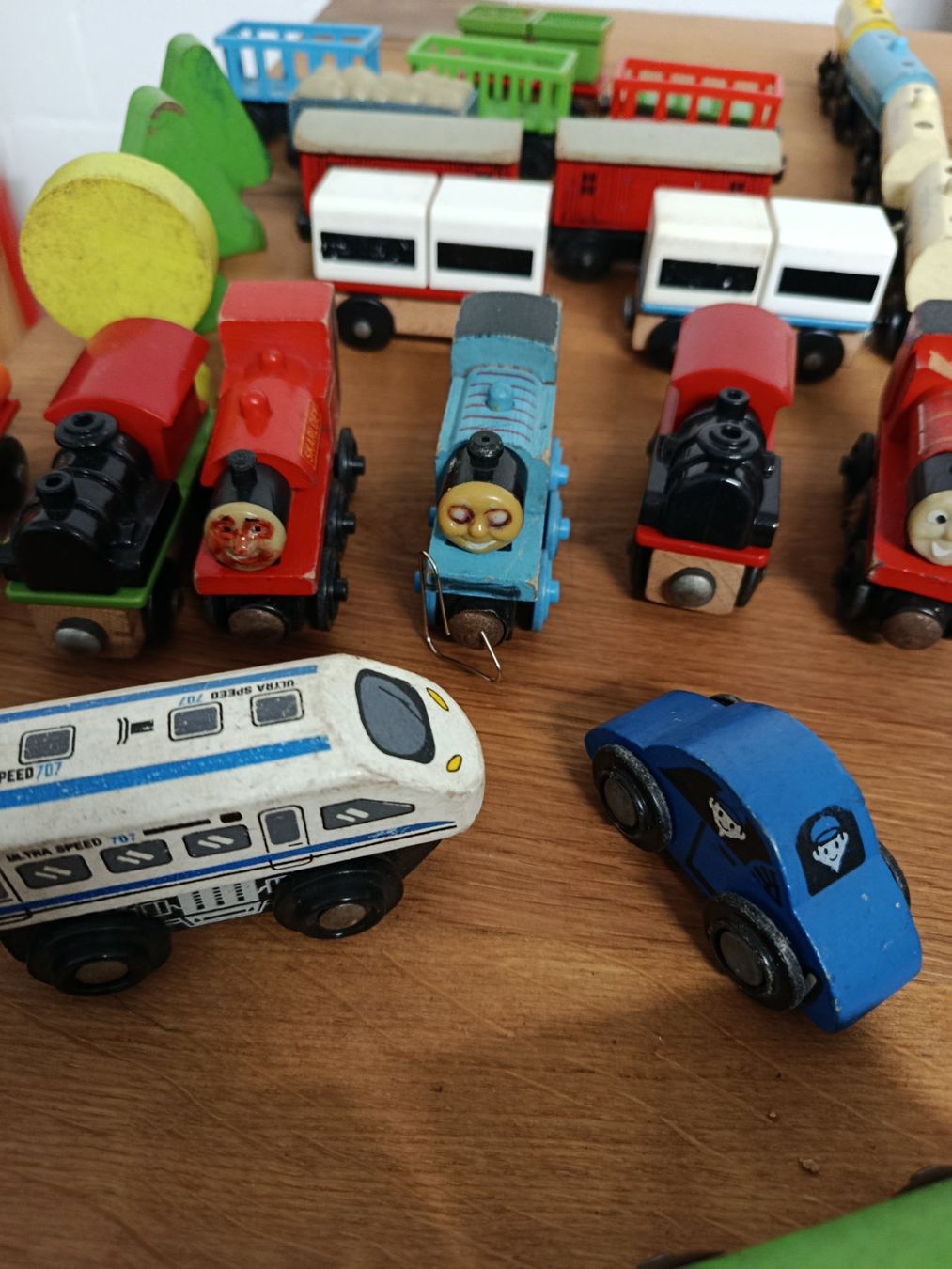 Jouets: Holz Eisenbahn – D'occasion à Aesch BL par her_55b9 2