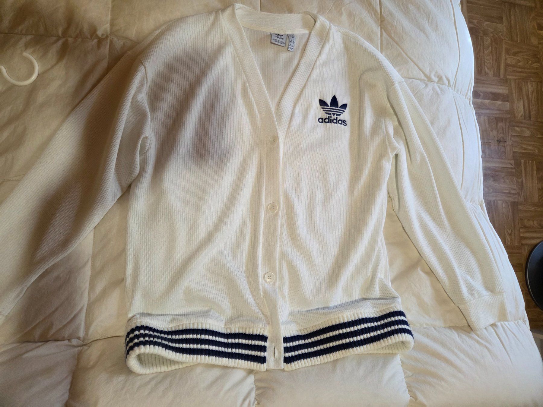 Adidas Jacken: Strickjacke Adidas – Gebraucht aus Grono von Orchidea_l