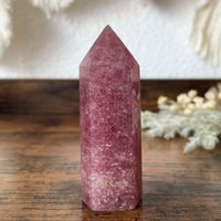 ✲ Erdbeerquarz Turm ✲ 75g / 73mm Strawberry Quartz Obelisk