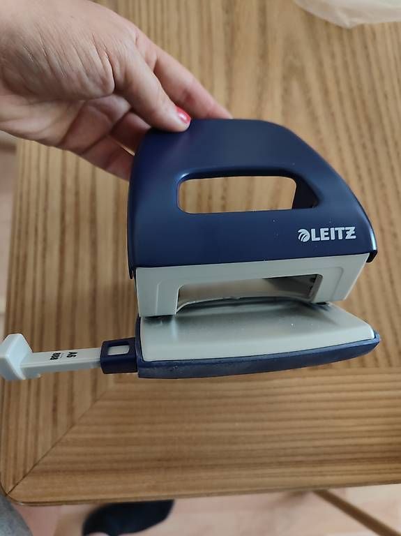 Leitz Tutti gli attrezzi: Locher – Usato da Thun venduto da nev_pzx8