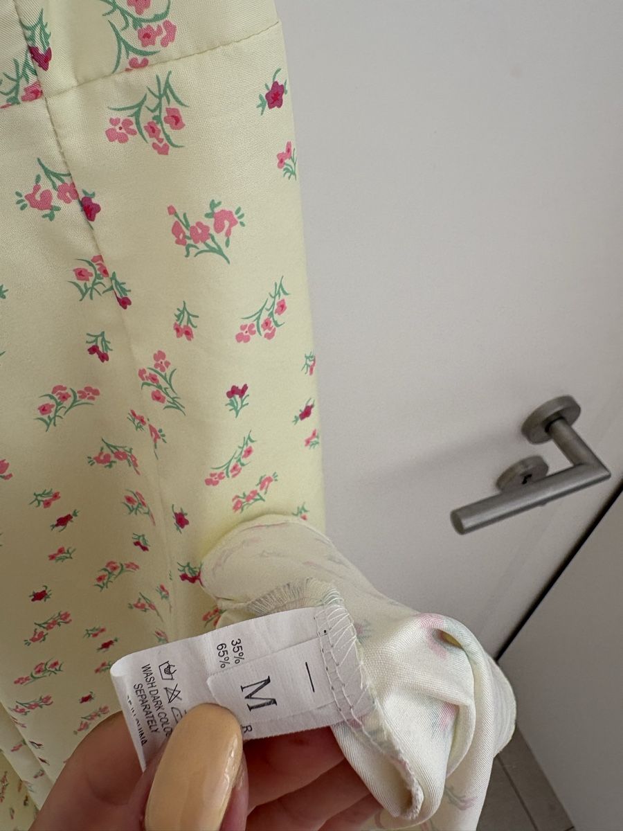 Kleider: Robe d’été jaune à fleur taille M – Gebraucht aus Vésenaz von ilomd 2