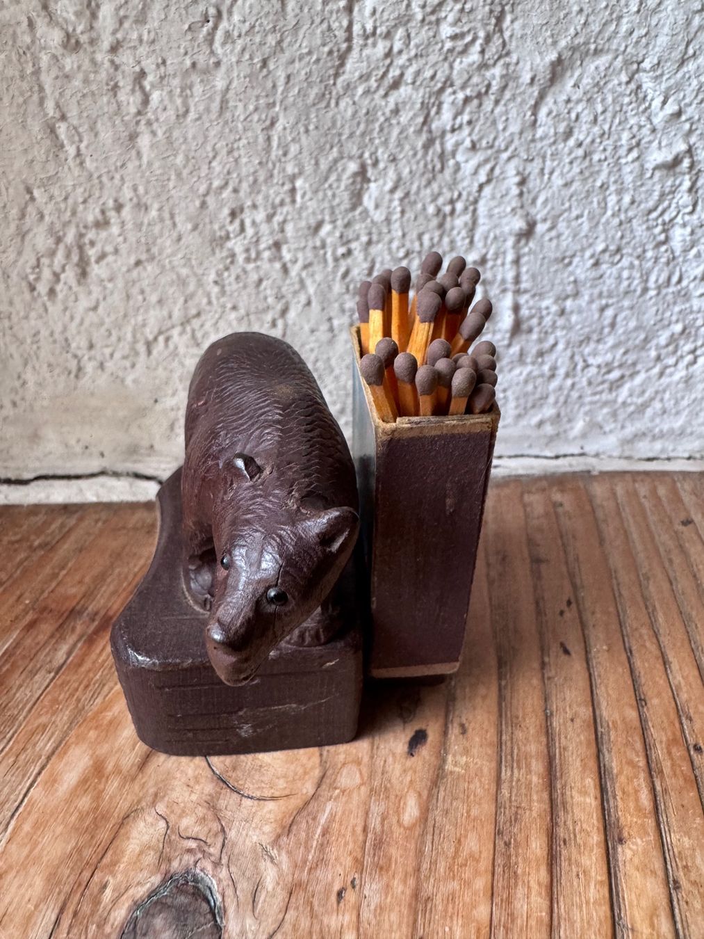 Skulpturen & Statuen: Brienzer Schnitzerei Streichholzhalter mit Bär – Gebraucht aus Glovelier von deepfunk 1