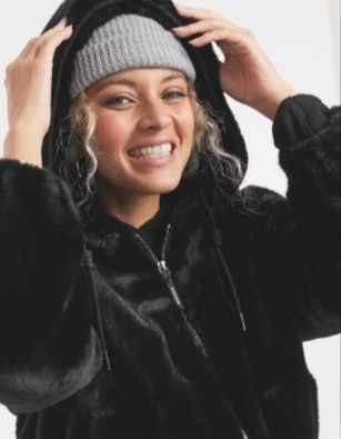 Bershka Jacke Hoodie