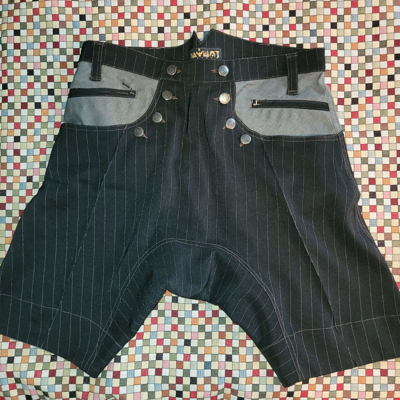 Hosen: Denim Shorts mit Nadelstreifen – Gebraucht aus Zürich von mer_6tqg 1