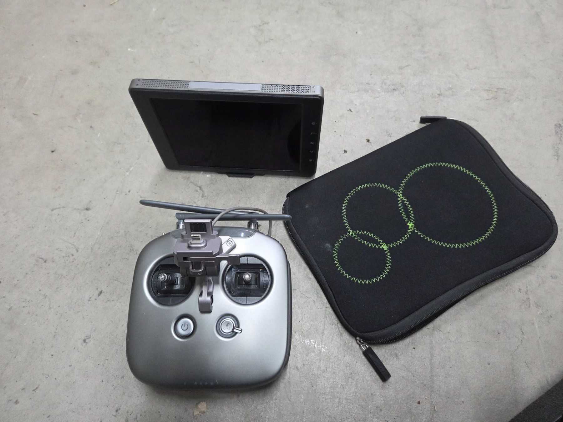 DJI RC Modellbau: DJI Inspire 2 Drohne mit Zubehör, Top Zustand! – Gebraucht aus Oberhasli von General-Dealer 5