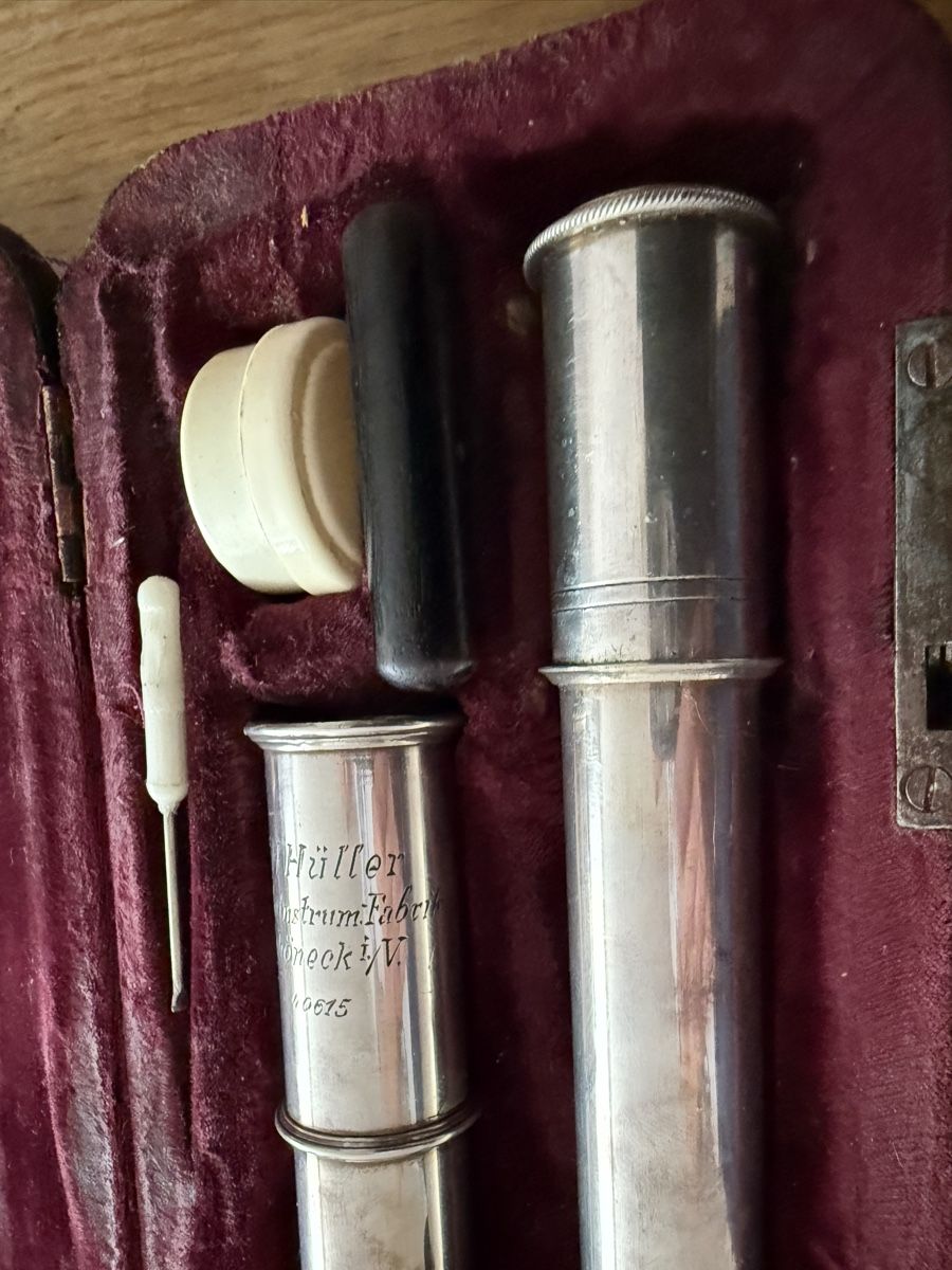 Strumenti musicali: Querflöte G. Hüller Schöneck gebraucht mit Etui – Usato da Goldach venduto da Messerguru 6