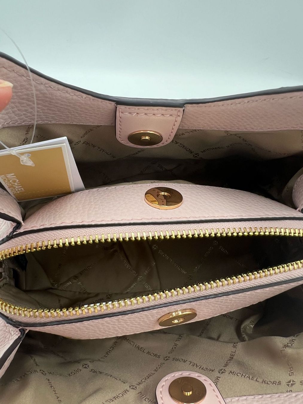 Michael Kors Sacs femmes: Michael Kors powder blush – Neuf avec emballage d'origine à Wiedlisbach par Sistershop 4
