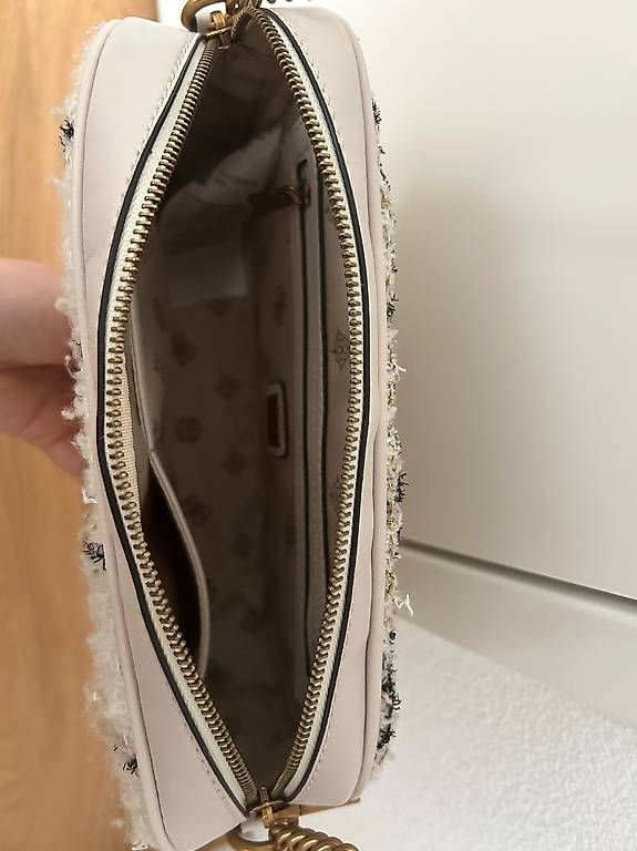 Borse da donna: Guess Umhängetasche – Usato da Goldach venduto da Deborah_15 2