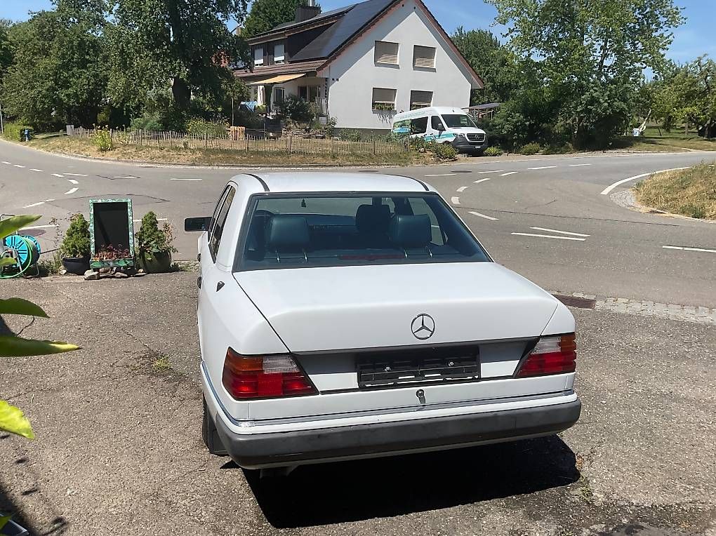 Autos: MercedesBenz 300E 4MATIC – D'occasion à Berg (Dägerlen) par enr_kzb7 2