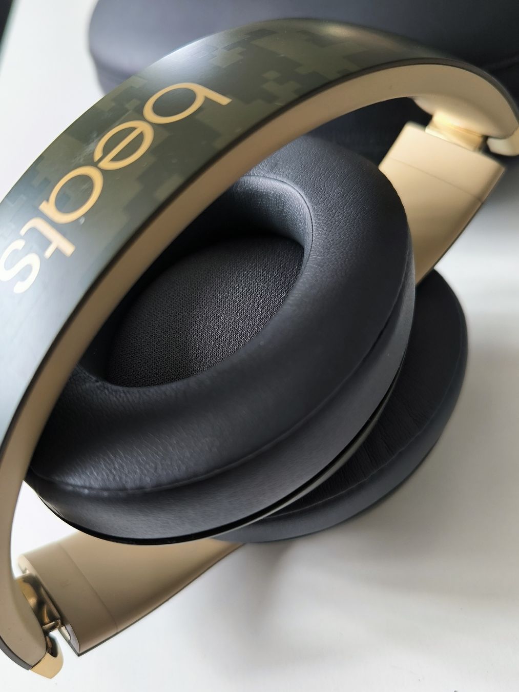 Beats Cuffie: Beats studio 3 headphones  – Usato da Riaz venduto da vanucaptures 3