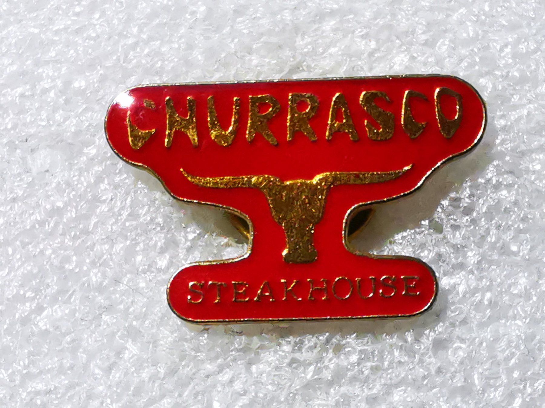 Placchette & Badge: Ansteckpin 43: Churrasco Steakhouse – Usato da Oppligen venduto da Pin-Fall-Shop