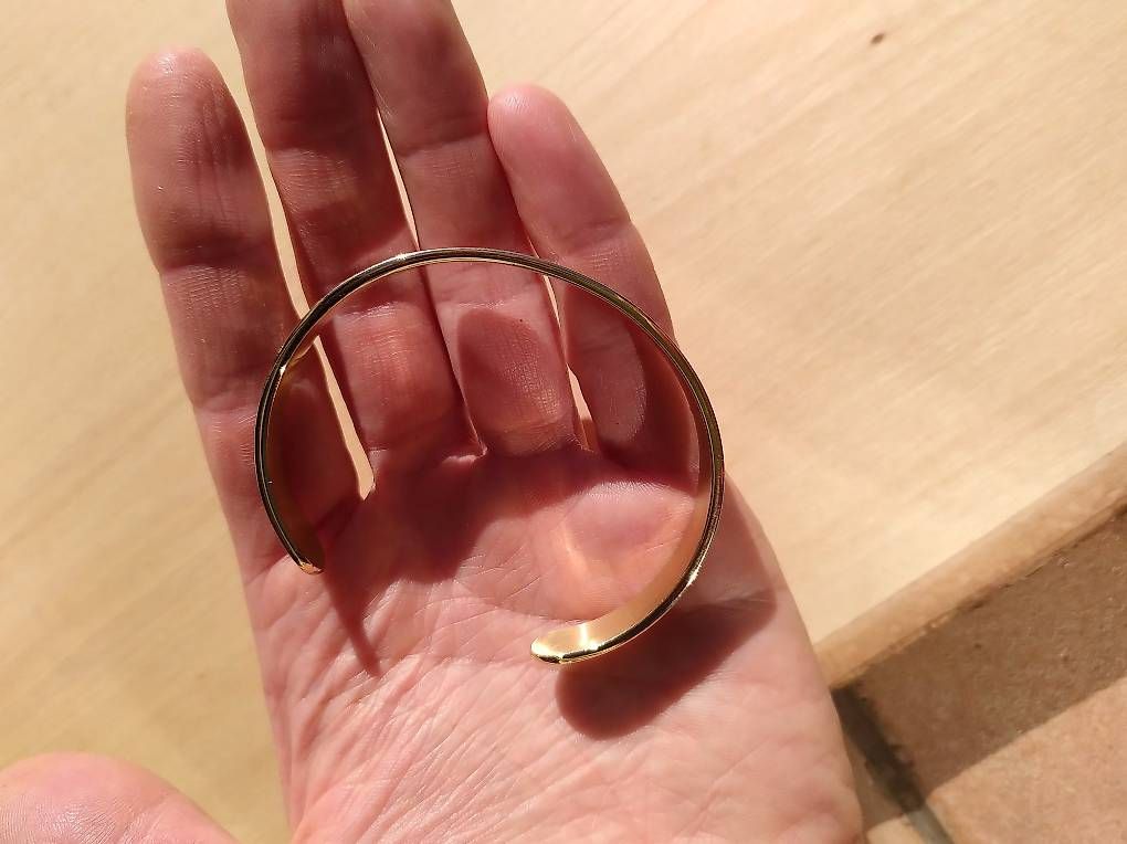Bracciali & Braccialetti: Bracciale rigido in acciaio placcato oro – Usato da Sessa venduto da uza_x5jm 4