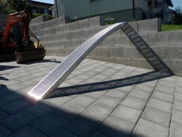 Aluminium Rampe  150x20x3.5/225kg gebogen