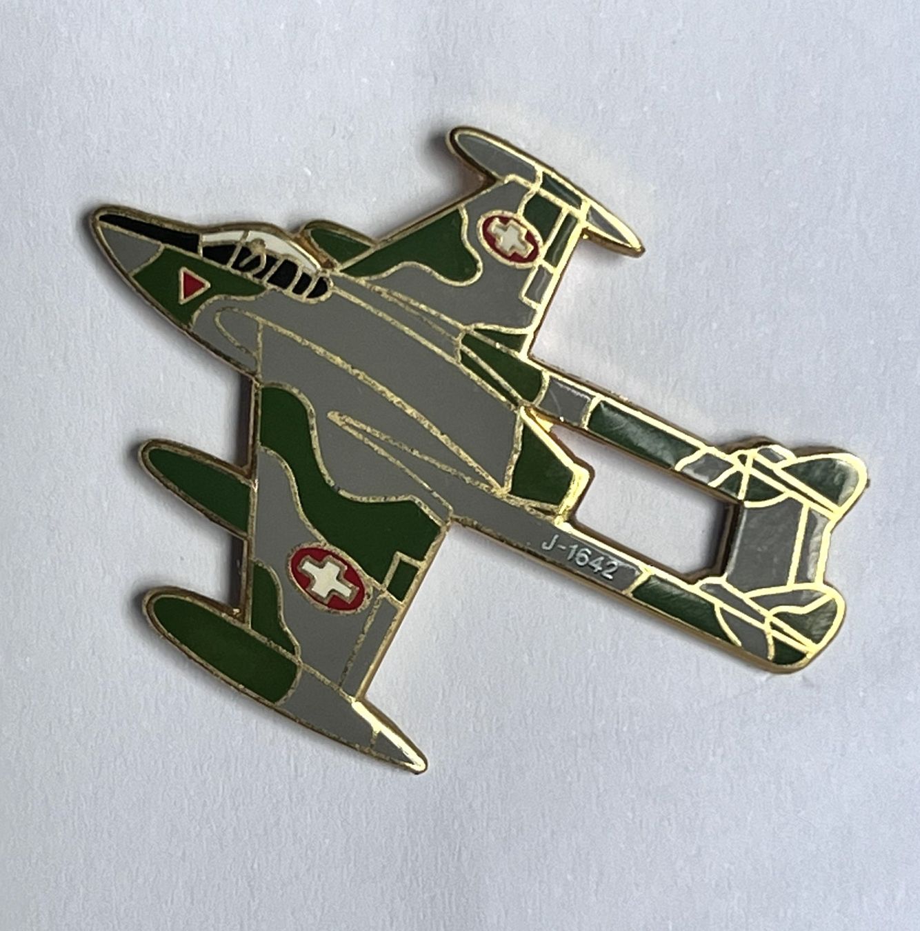 Schweizer Armee Plaketten & Abzeichen: Pin Schweizer Armee Hunter – Gebraucht aus Kriens von TSCH1
