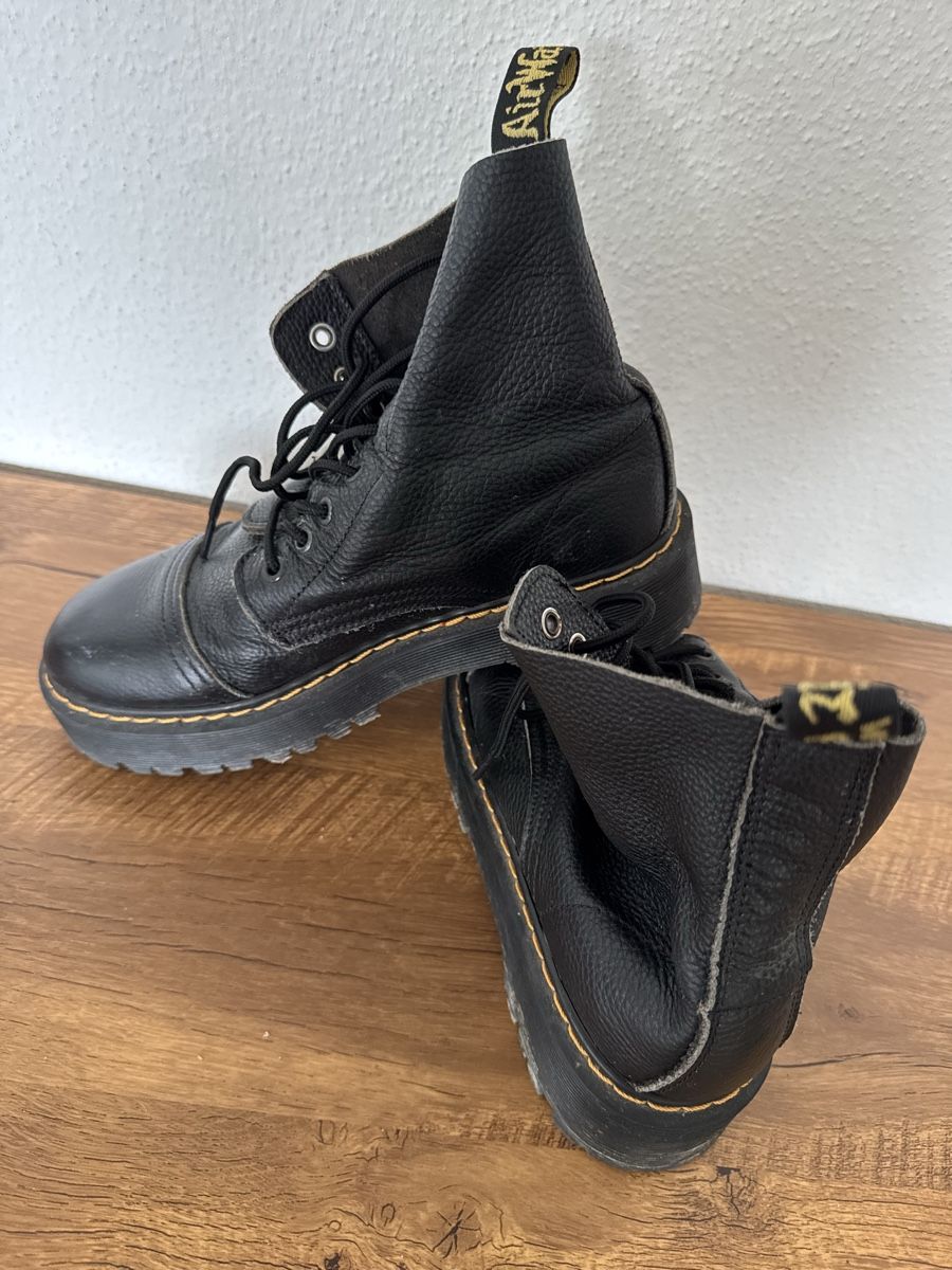 Dr. Martens Scarpe da donna: Doc Martens - Bottes en cuir noir, taille 40, – Usato da Brügg BE venduto da Goob 6