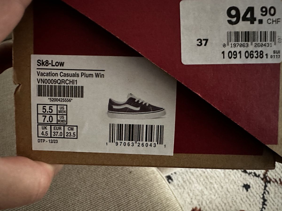 Vans Chaussures garçon: Vans Old Skool Sneakers Gr: 37 – Neuf avec emballage d'origine à Erlinsbach SO par dikaan