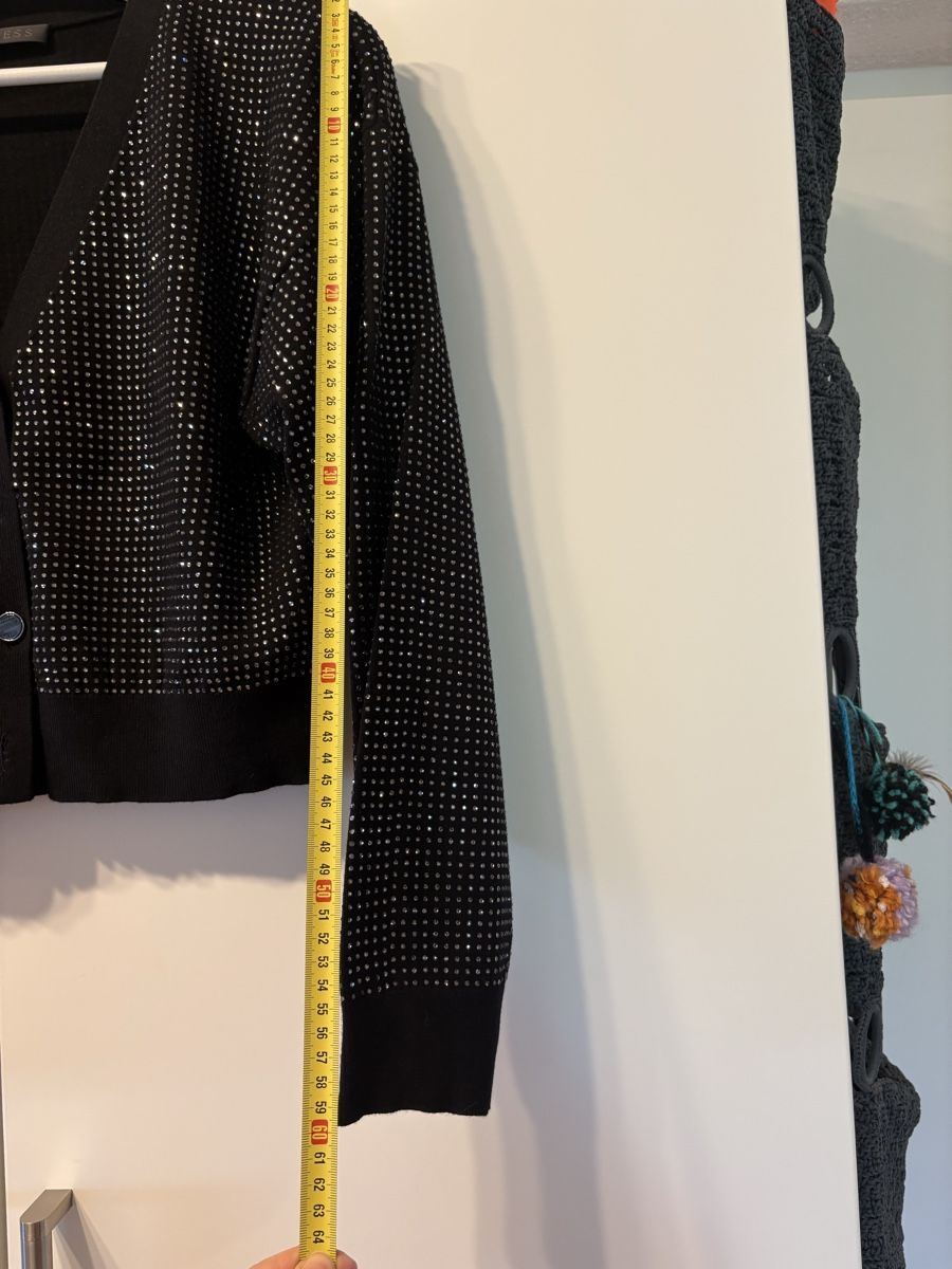 Guess Jacken: Guess Strickjacke mit Steinchen – Neu (gemäss Beschreibung) aus Bülach von kittygismo 8