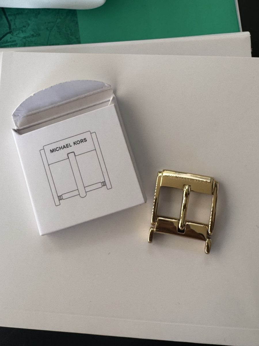 Michael Kors Smartwatch: Michael Kors Access Smartwatch goldfarben – Usato da Emmenbrücke venduto da CrazyyHoneyy 3