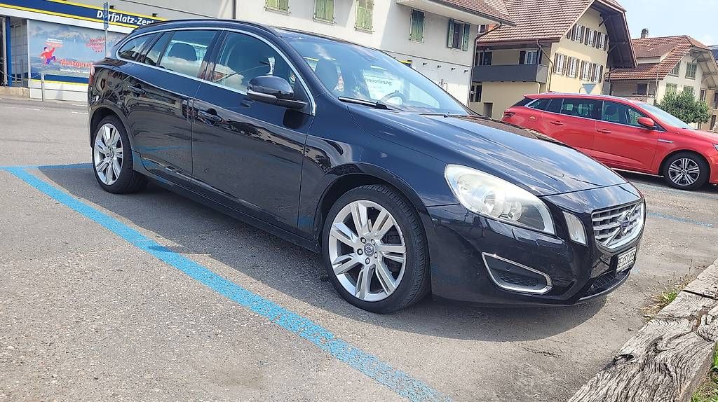 Automobili: VOLVO V60 D3 – Usato da Seftigen venduto da cybase 4