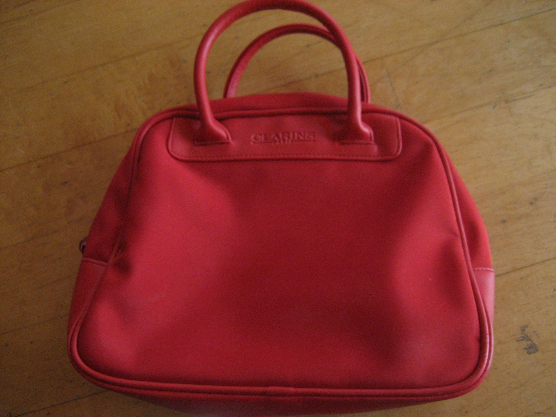 Borse da donna: Pochette Clarins – Nuovo (secondo la descrizione) da Delémont venduto da marryb