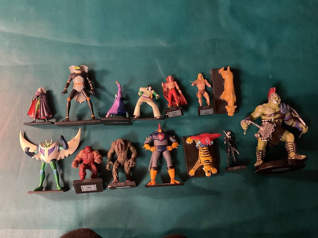 Baukästen: Figurine Collectables DC and Marvel Action Figures – Gebraucht aus Davesco-Soragno von ele_vxg5