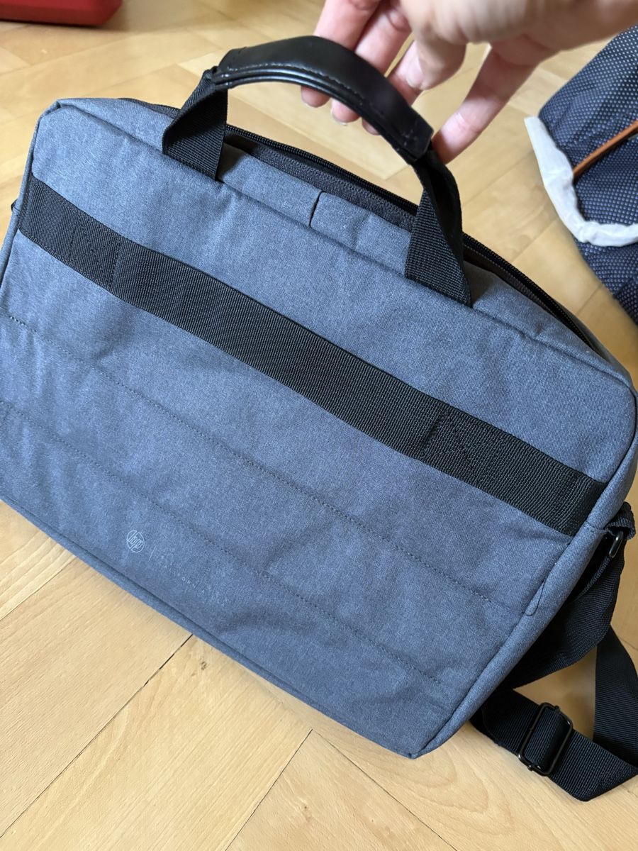 Taschen: Laptop Tasche – Neu (gemäss Beschreibung) aus St. Gallen von ste_dcz8 1