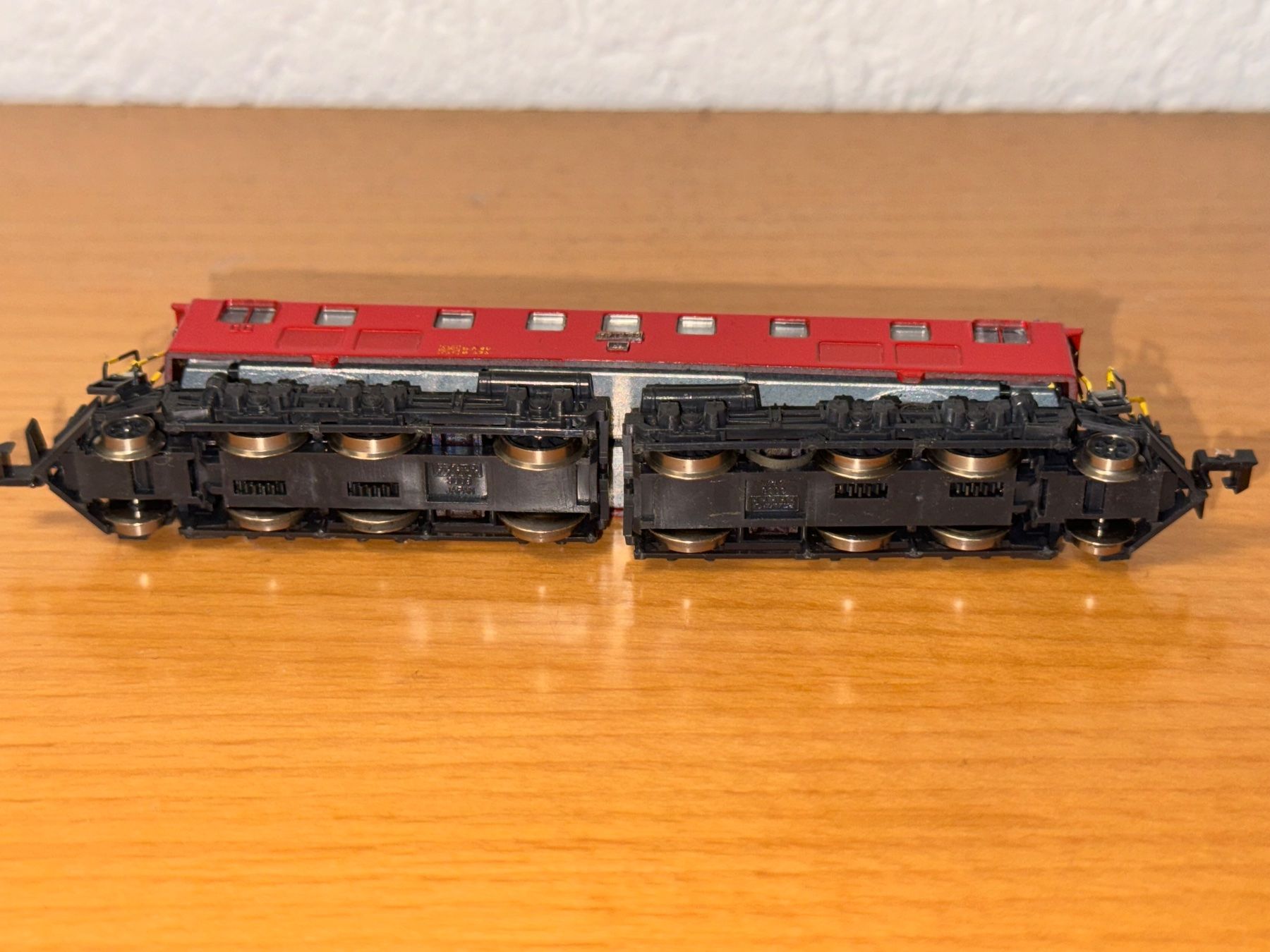 Kato Modellini di ferrovie: Kato Lokomotive 3008 – Usato da Kaiseraugst venduto da winnetou04 7