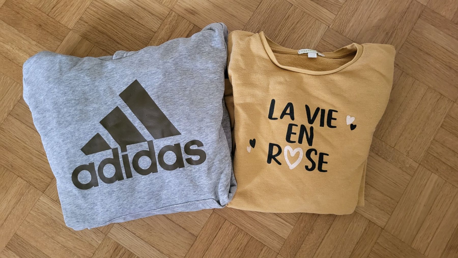 Adidas Lotti & Set di vestiti: Kleiderpaket Girl Pully Gr. 152 – Usato da Rorschacherberg venduto da Maku007