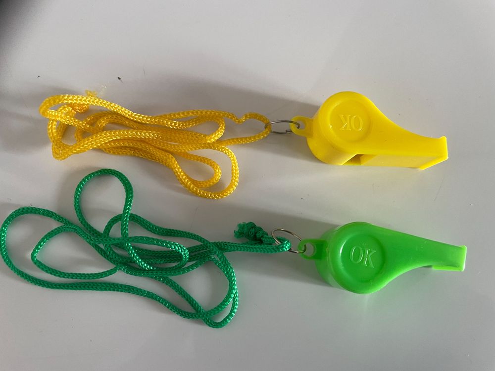 2x Sifflet à Main, Sifflet Manuel Pour Entraînement, Incluant 2x Lani Res Accessoires D Entra Nement Basketball Football