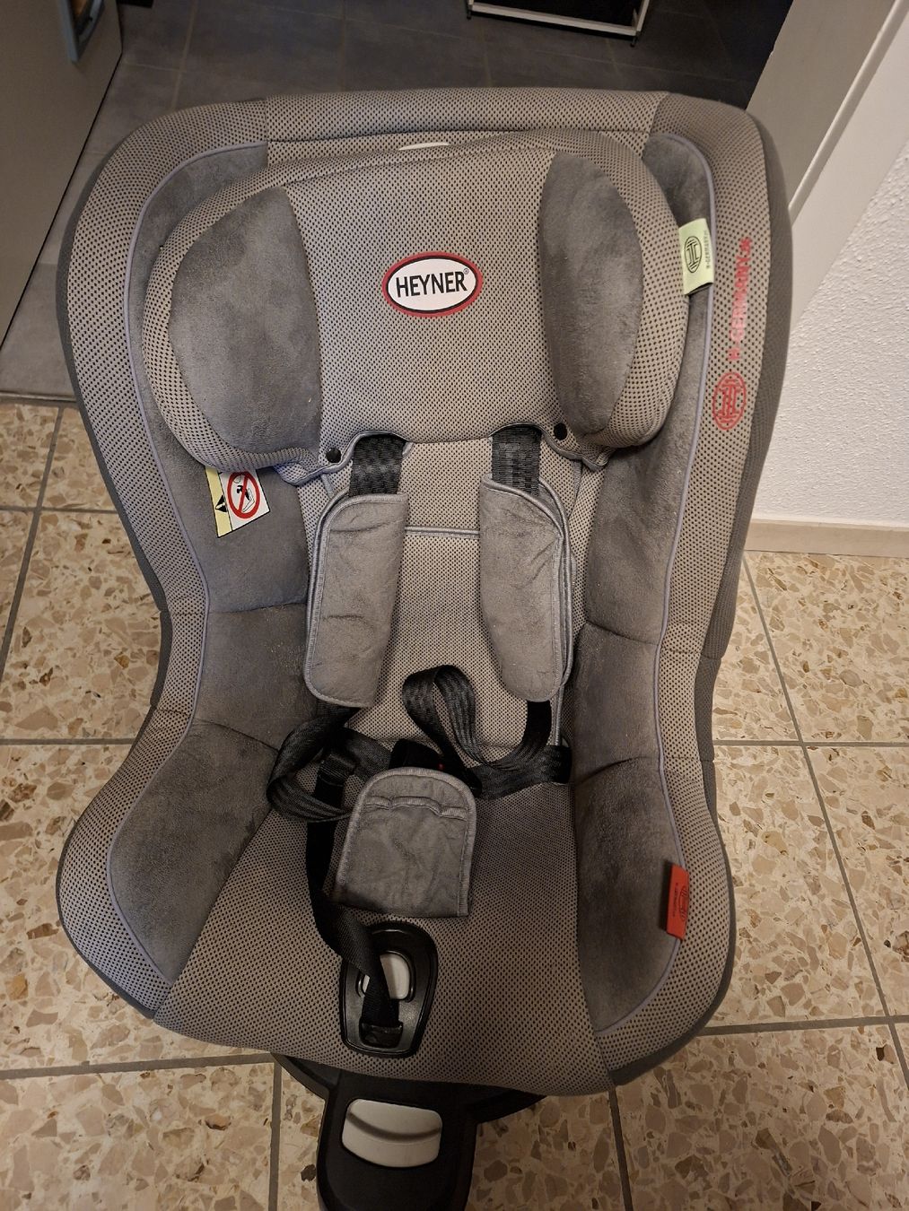 Auto-Kindersitze: Isofix Kindersitz 0-18kg – Gebraucht aus Beringen von rha_jf9c