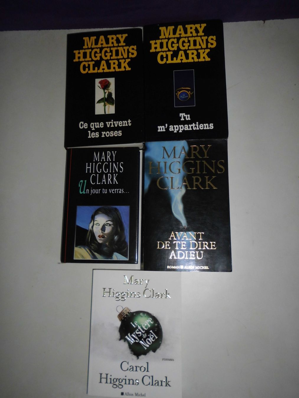 Libri: 5 livres de Mary Higgins Clark – Usato da Marin-Epagnier venduto da Madja