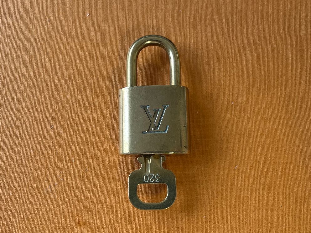 Lucchetti: Louis Vuitton Schloss - Nr. 652 – Usato da Hittnau venduto da LuxAndMore 1