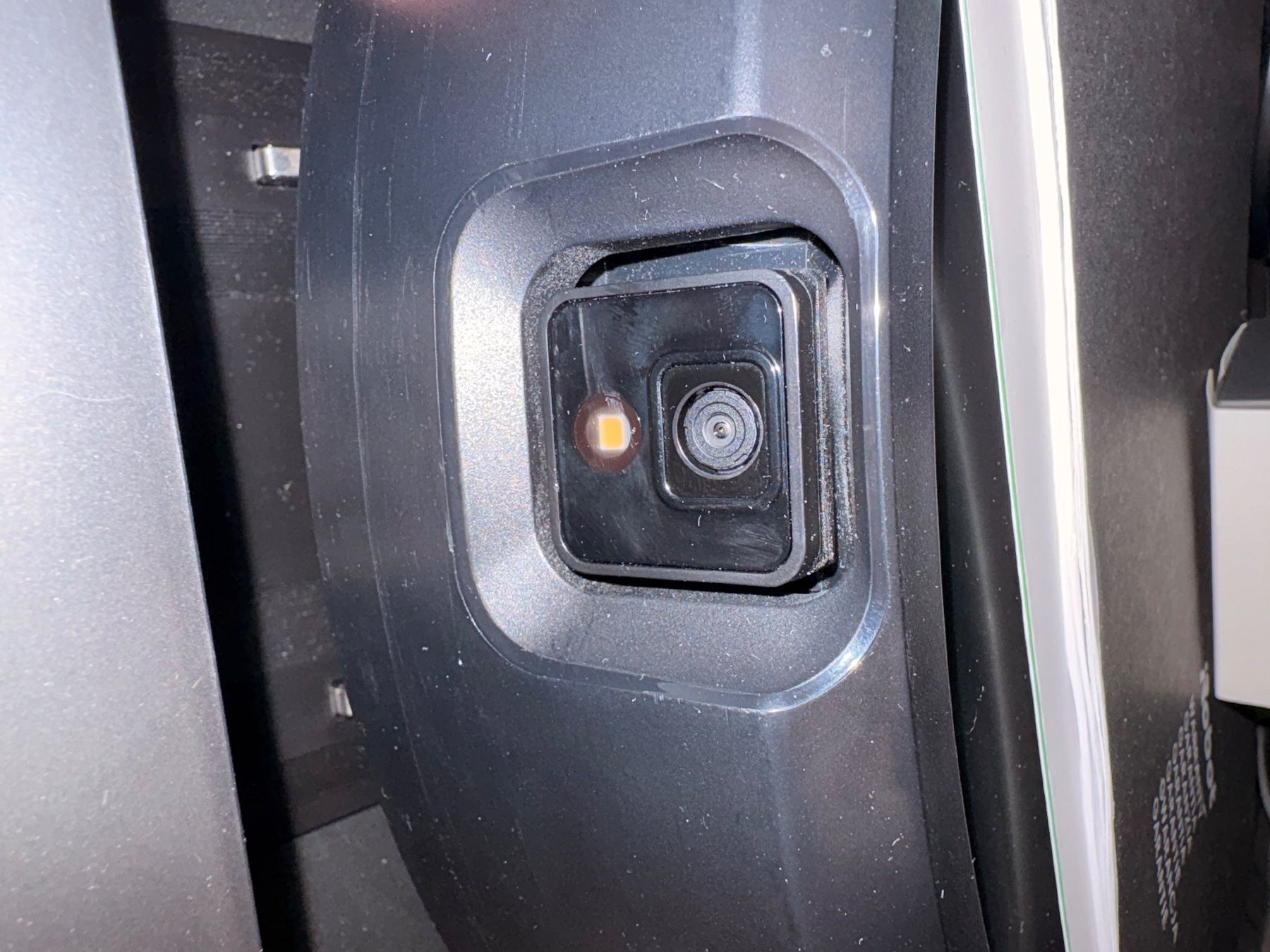Irobot Aspirapolveri & Accessori: iRobot Roomba Combo mit Frontkamera & Wischfunktion – Nuovo (secondo la descrizione) da Regensdorf venduto da chi_dbv2 3