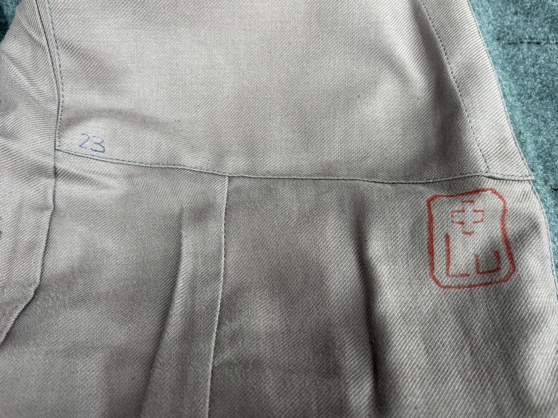 Schweizer Armee Uniformi: Original Schweizer Militär Jacke – Usato da Lüchingen venduto da Eeizo 7
