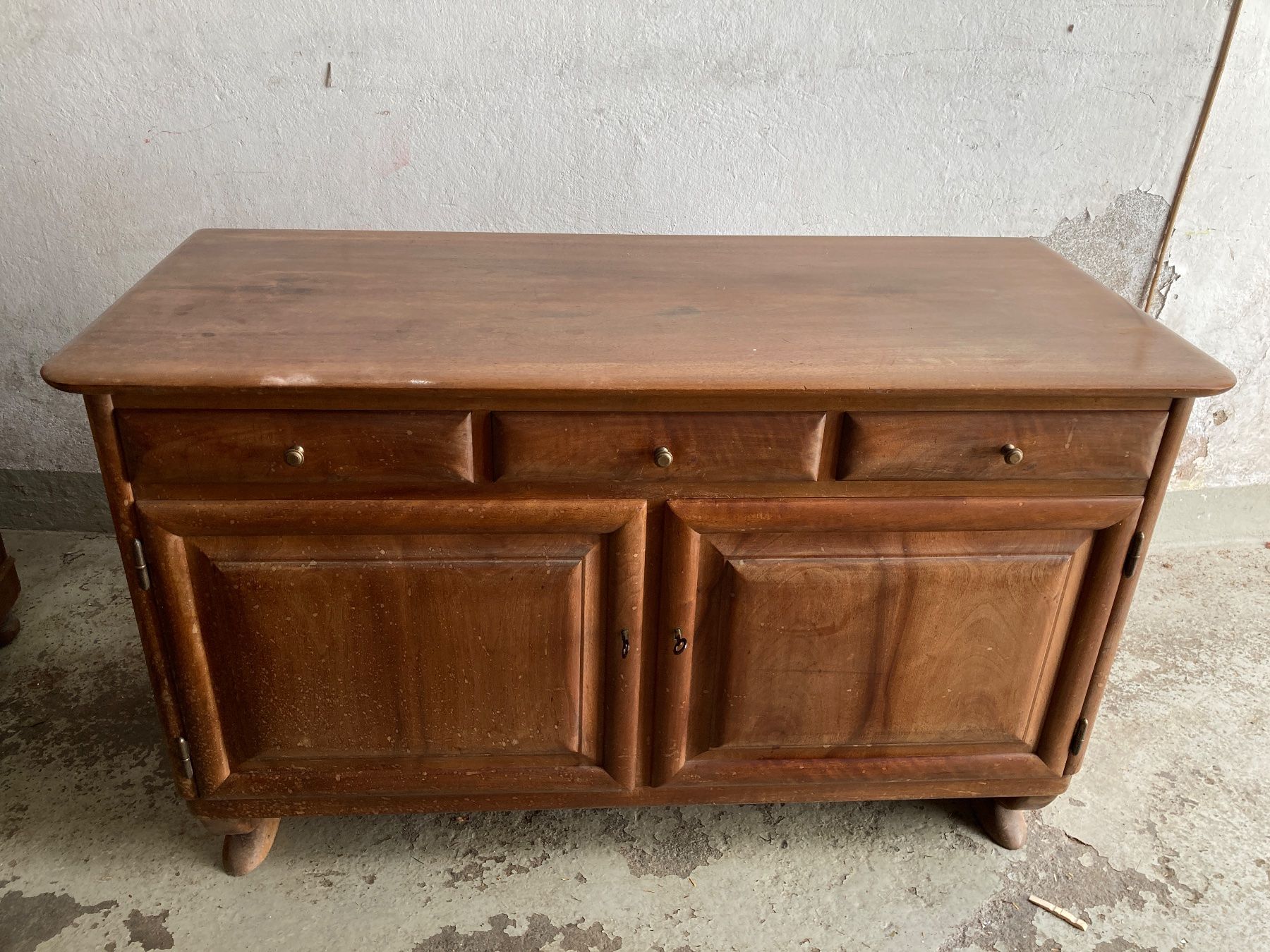 Commodes: Kommode Nussbaum gebrauchter Zustand – D'occasion à Zürich par vivster40 3
