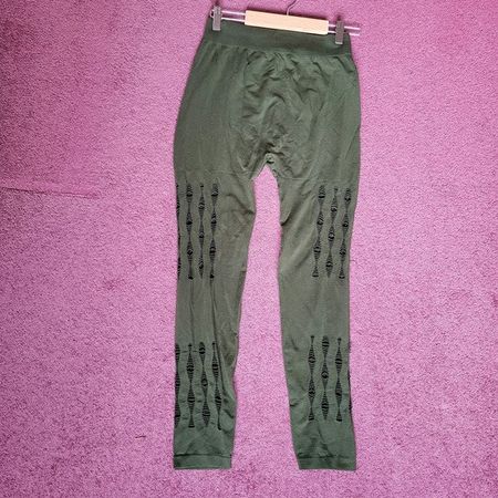 Leggins mit Lochmuster Gr. L/40 olivgrün
