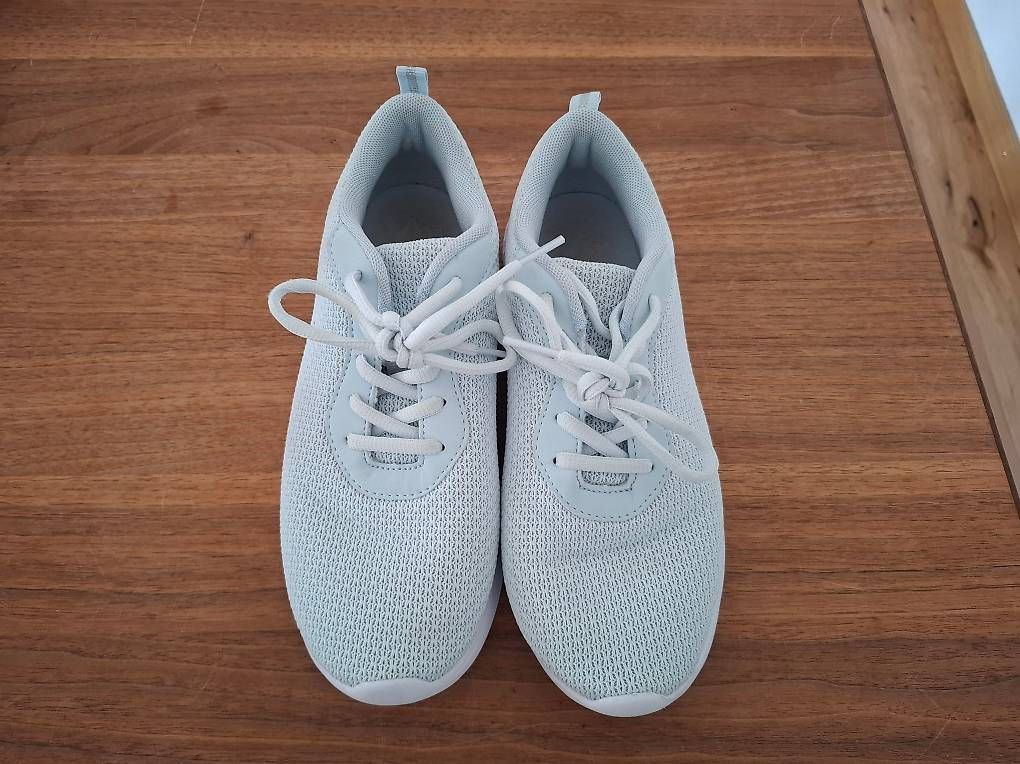Chaussures femmes: Turnschuhe Gr. 38 – D'occasion à Halten par Mutzji