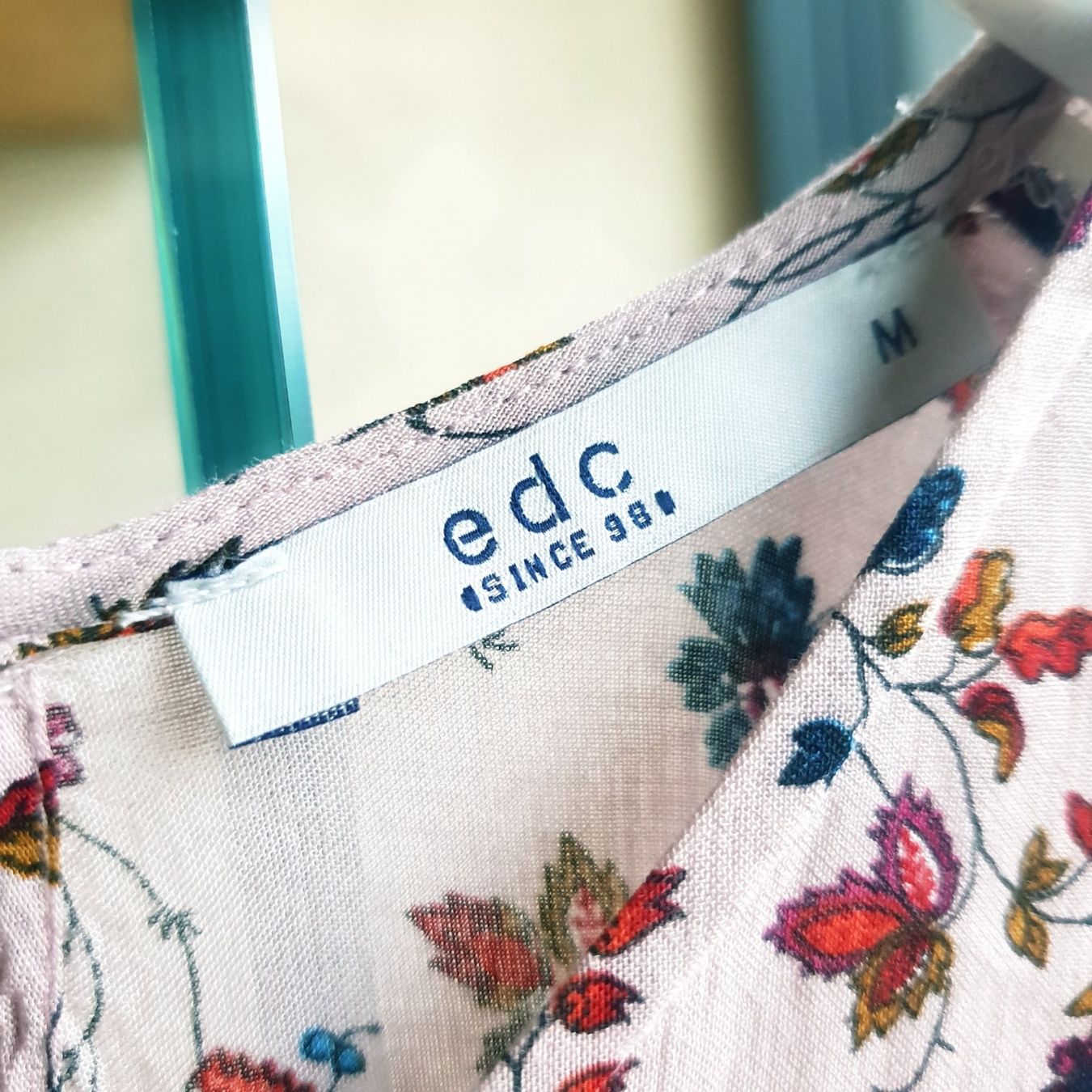 Esprit Top: 🐸 ESPRIT EDC VISKOSE BLÜMCHEN TOP / BLUSE M – Usato da Môtier (Vully) venduto da Frogs 3