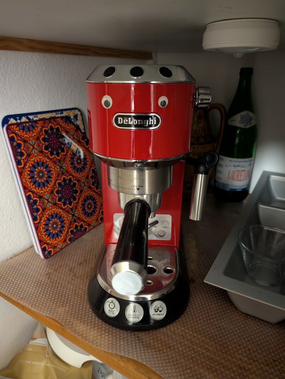 De'Longhi Kaffeemaschinen & Espressomaschinen: DeLonghi Espressomaschine rot guter Zustand – Gebraucht aus Zürich von Finafets 1