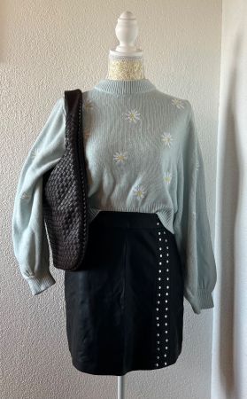 H&M Light blue sweater with white daisy embroidery