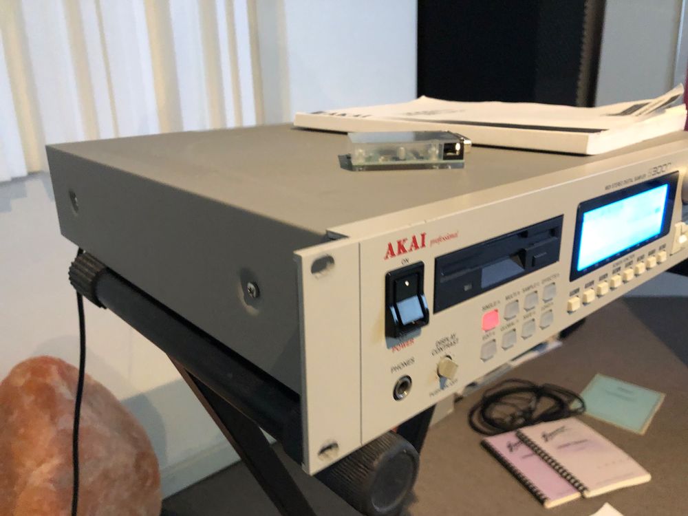 Akai S3000XL Rack Sampler mit SCSI/SD Reader (Gebraucht) in Zürich für ...