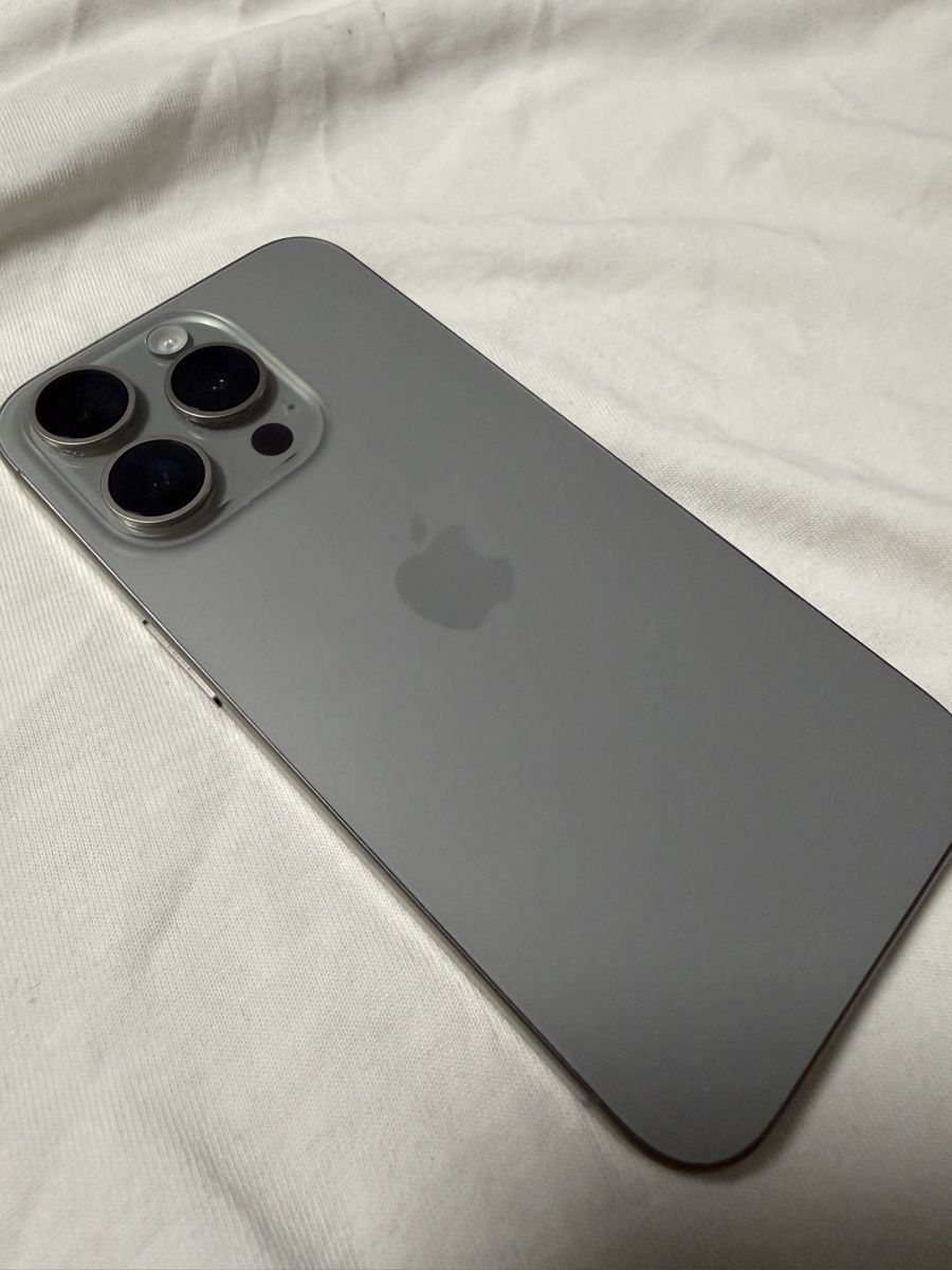 Apple Telefoni cellulari / Smartphones: iPhone 15 Pro Max 256GB – Usato da Biel/Bienne venduto da Besif90 1