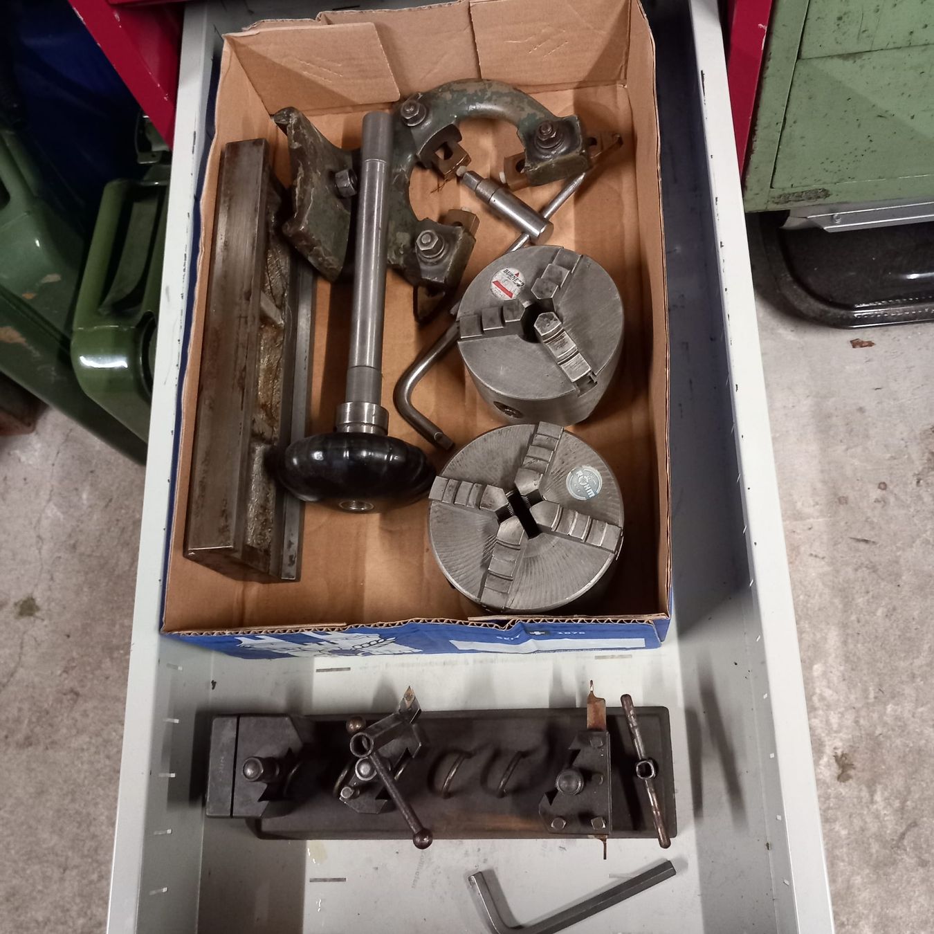 Schaublin Tutte le macchine: Schaublin 102 mit Zubehör – Usato da Recherswil venduto da Deutzd8006Fahrer 6