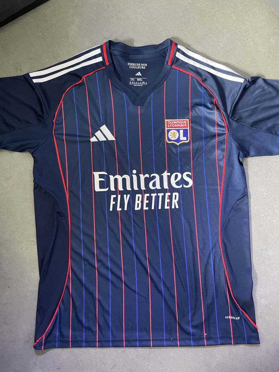 Leibchen & Hosen: Lyon Trikot Gr.XXL – Gebraucht aus Kerns von jol_h6f8